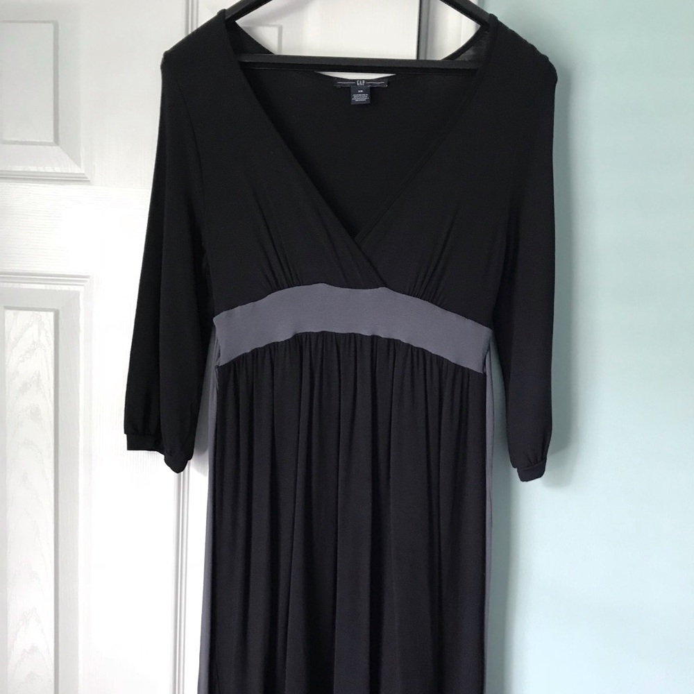 Gap V-neck dress